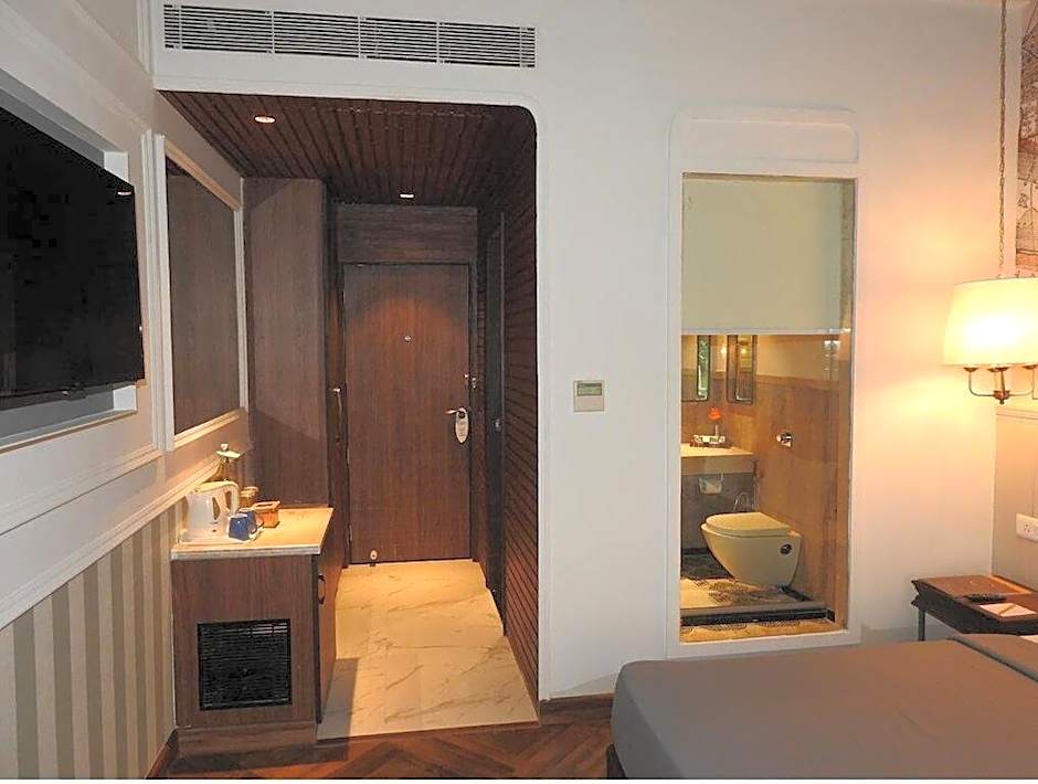 Polo Floatel Kolkata