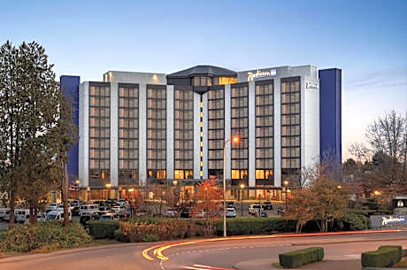 Radisson Blu Vancouver Airport Hotel & Marina