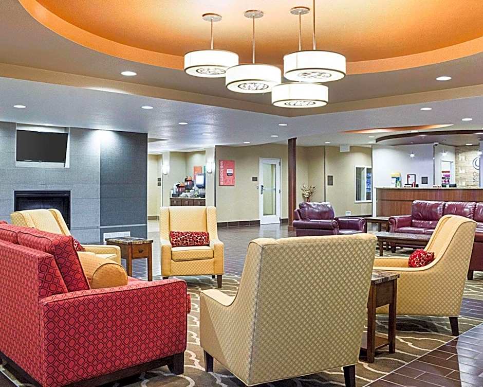Comfort Suites Minot South