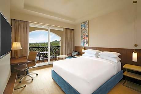 Deluxe Queen with Balcony - 1+1 Happy Hours on Select Drinks | 11 AM–7 PM