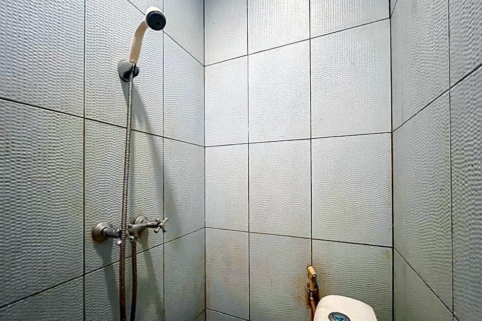 RedDoorz near Underpass Simpang Patal Palembang