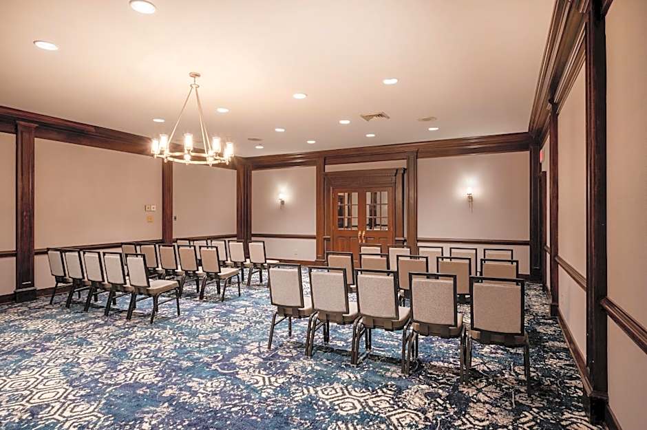 Crowne Plaza Albany - The Desmond Hotel By IHG