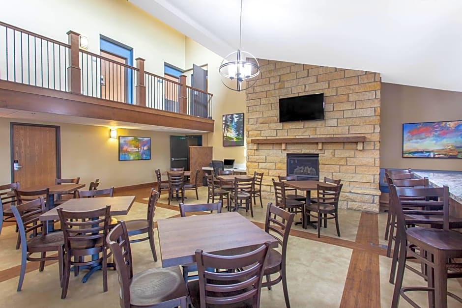 AmericInn by Wyndham Mankato Event Center near MSU