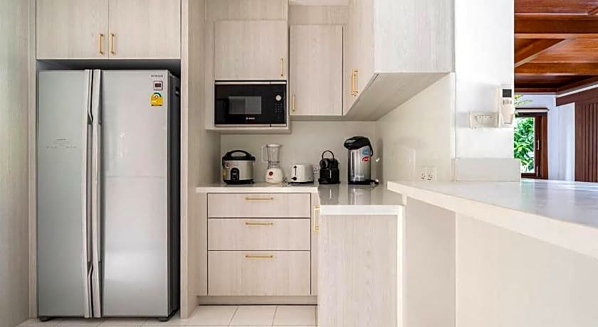 Villa Melitta, Pool, Beach, 360-SeaViews, 6-bed Thai Luxury on Best Location in Samui