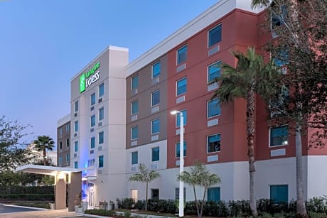 Holiday Inn Express Hotel & Suites Fort Lauderdale Airport/Cruise Port, an IHG Hotel