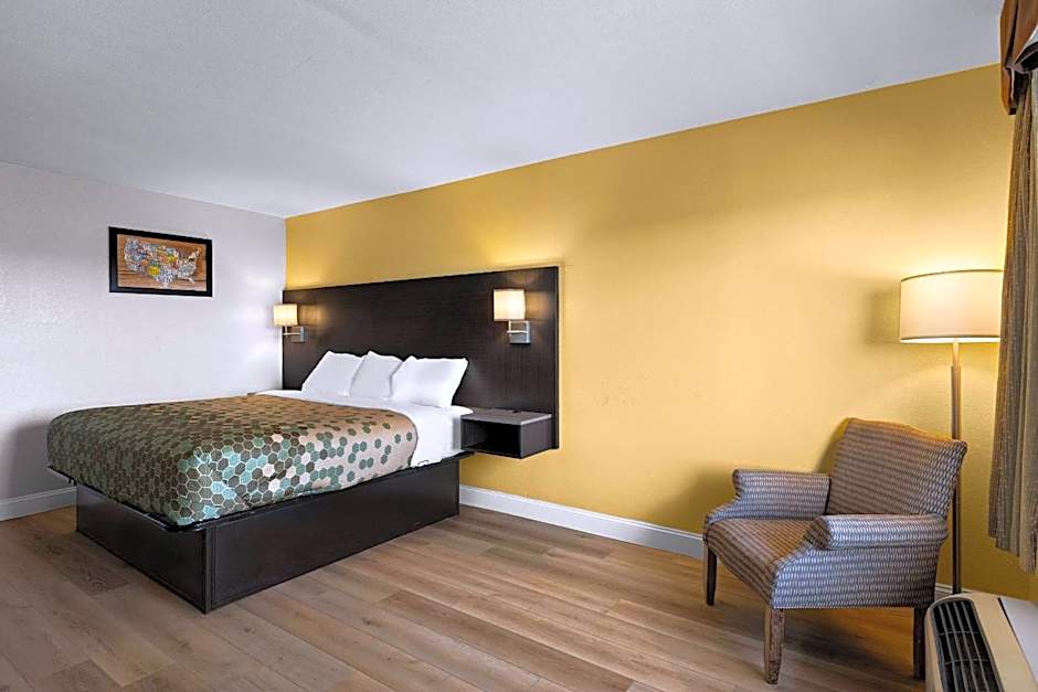 Econo Lodge White Pine Morristown I-81 & I-40 Split