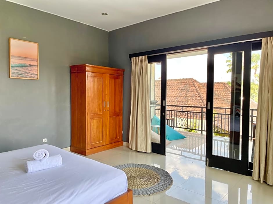SURFERS HOUSE Batu Bolong - Adults only
