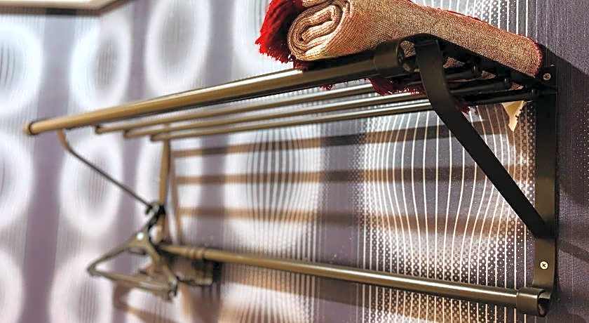 ADA Hotel & Apartment