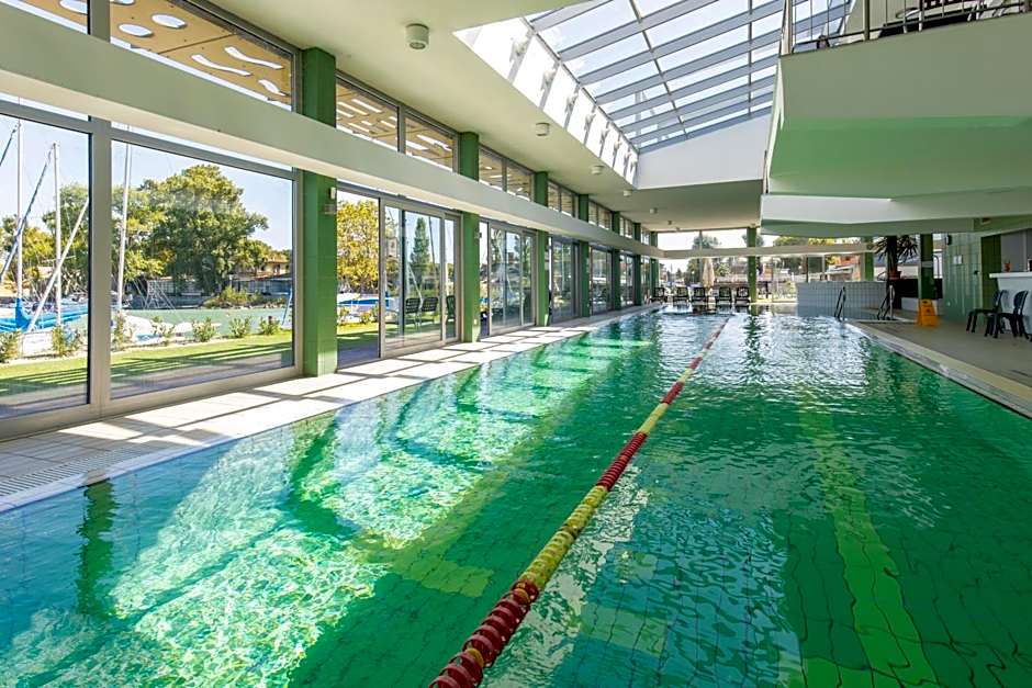 Hotel Yacht Wellness & Business