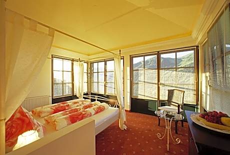 Suite with Lake View
