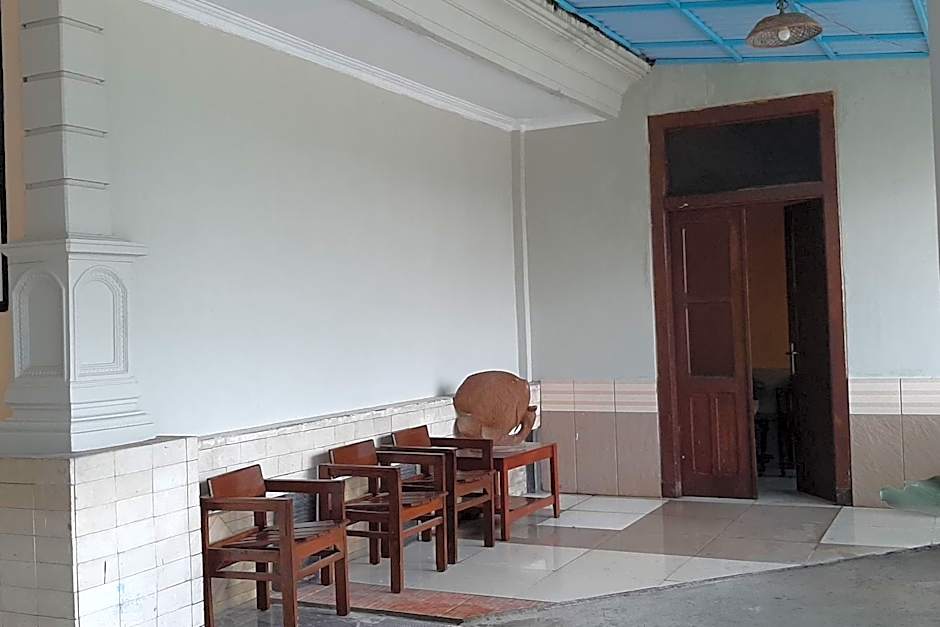 RedDoorz At Hotel Pakem Sari Kaliurang