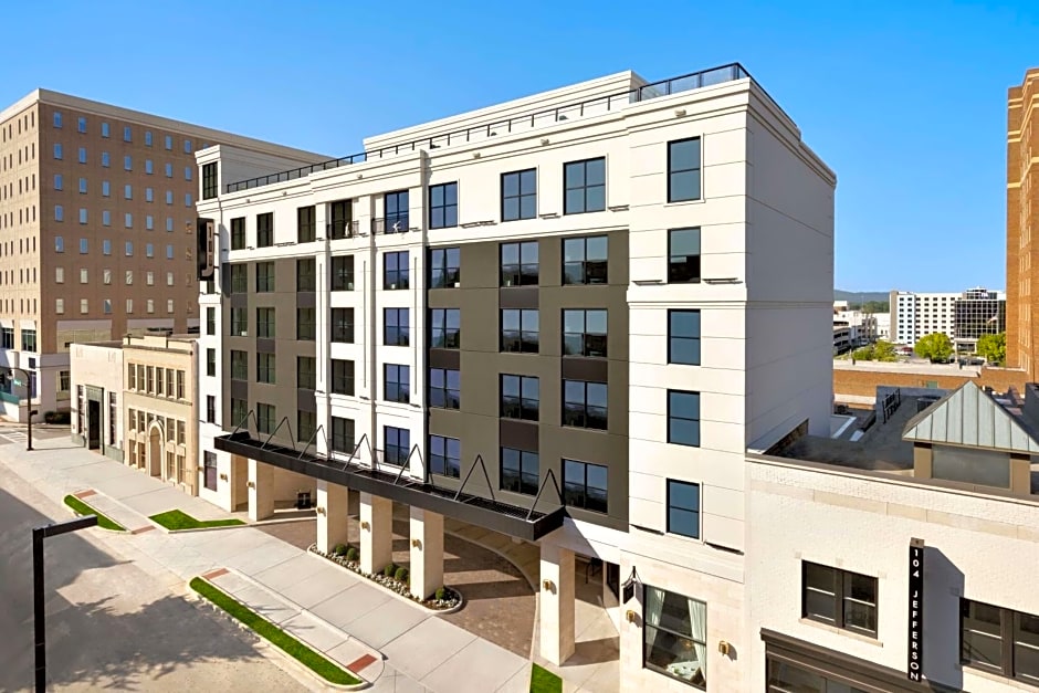 106 Jefferson Huntsville, Curio Collection by Hilton