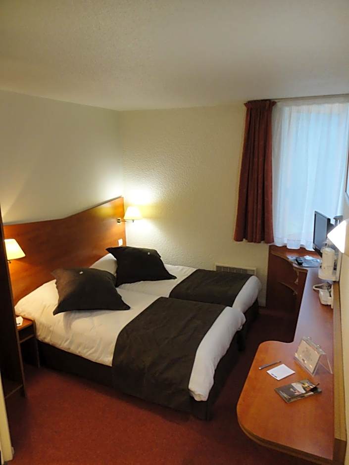 Kyriad Chantilly Hotel