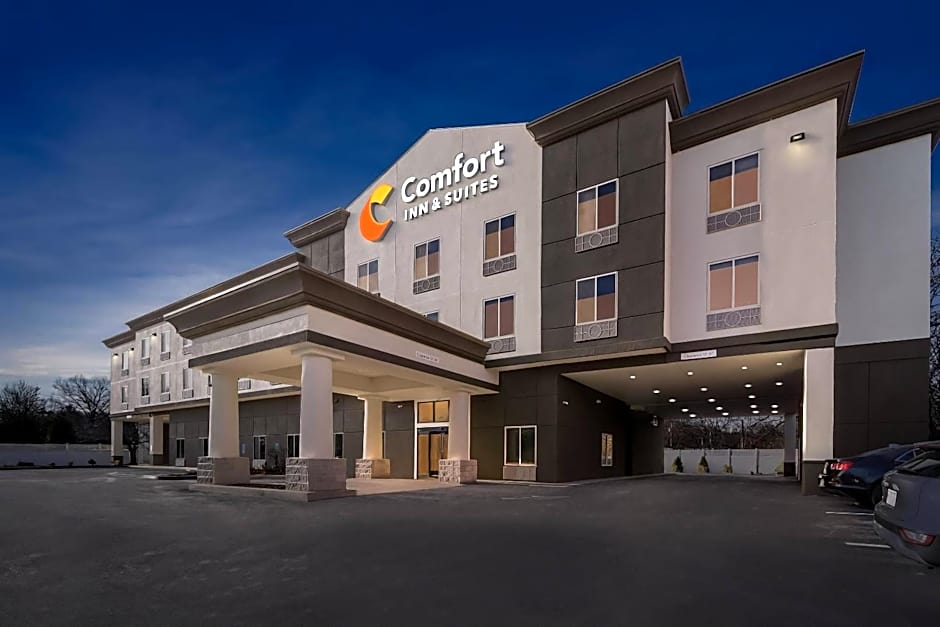Comfort Inn & Suites Plainville-Foxboro