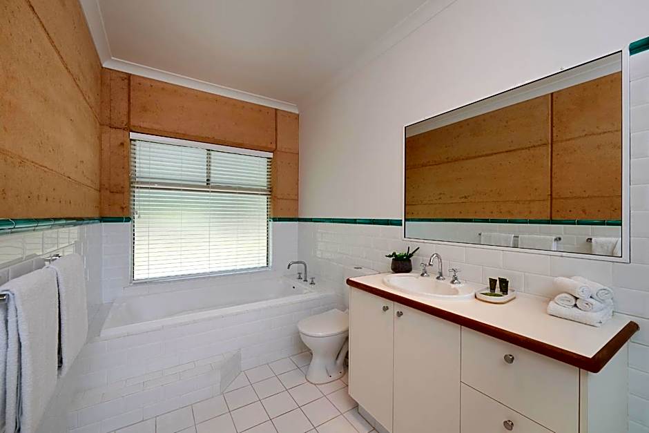 Eight Willows Retreat