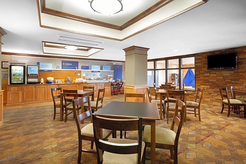 Holiday Inn Express Hotel & Suites Lander By IHG