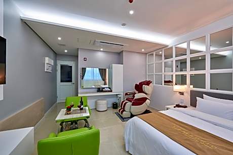 Deluxe Double Room with Bath