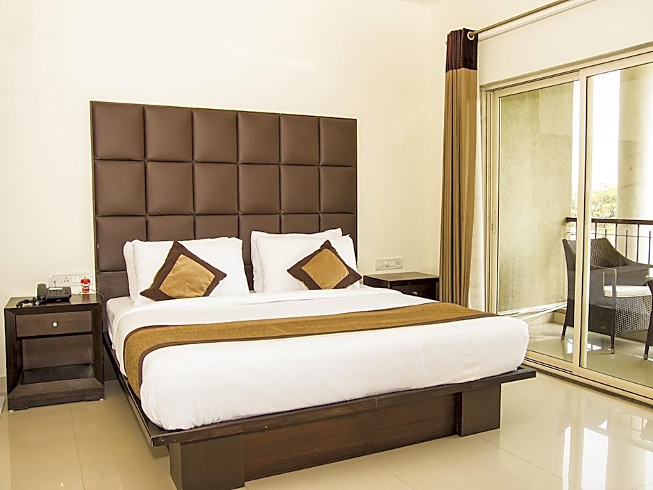 The Golden Suites & Spa Calangute Hotel