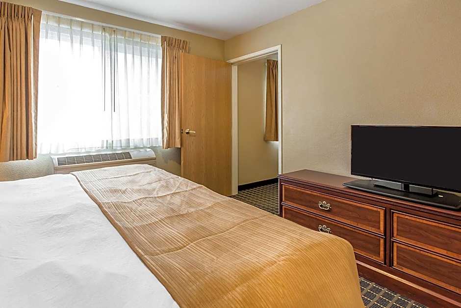 Quality Inn & Suites On The River