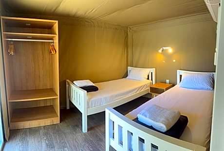 Deluxe Safari Tent - Sleeps 4