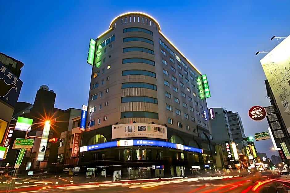 Cambridge Tainan Hotel