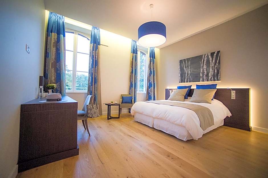 Le Domaine de Montjoie  BW Premier Collection