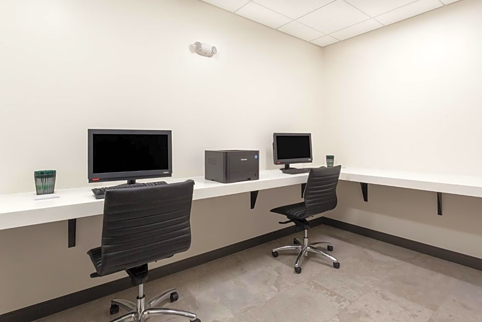 Wingate by Wyndham Altoona Downtown/Medical Center