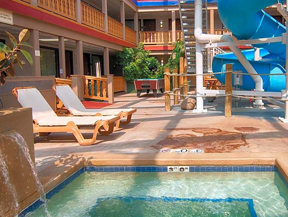 AmericInn by Wyndham La Crosse Riverfront-Conference Center