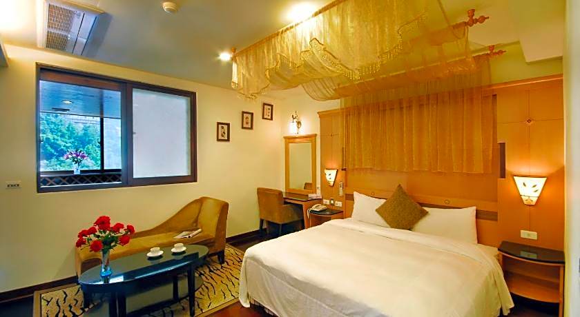 Ming Lu Holiday Hotel