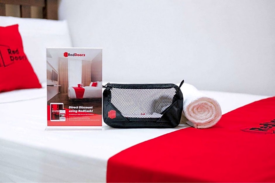 RedDoorz near OPI Mall Palembang 2