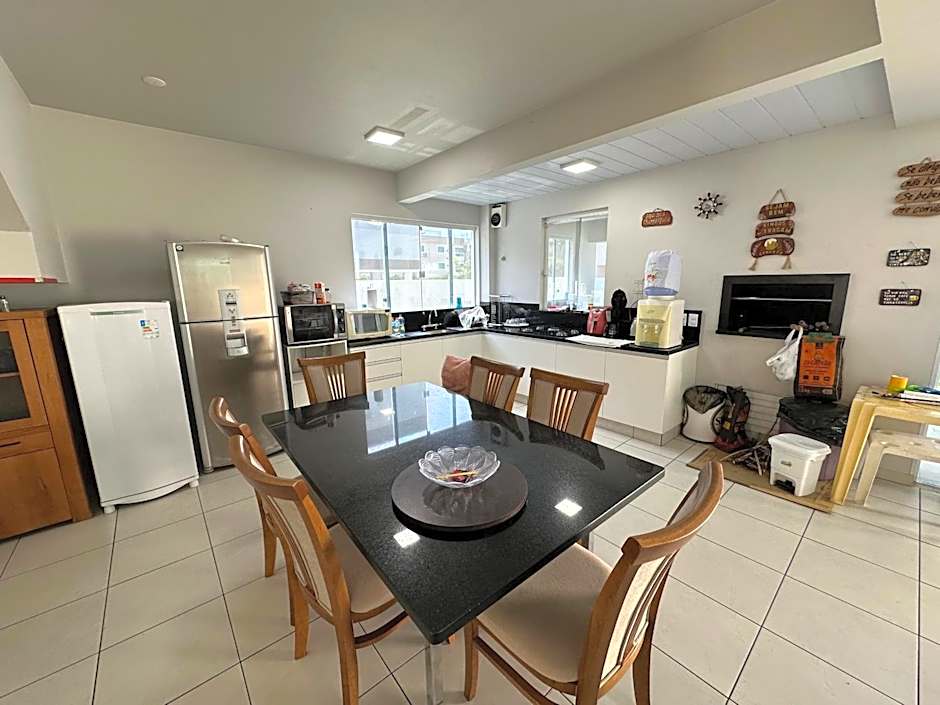 minhacasapraiapalmas istag 4 suítes 30 hosp a combinar