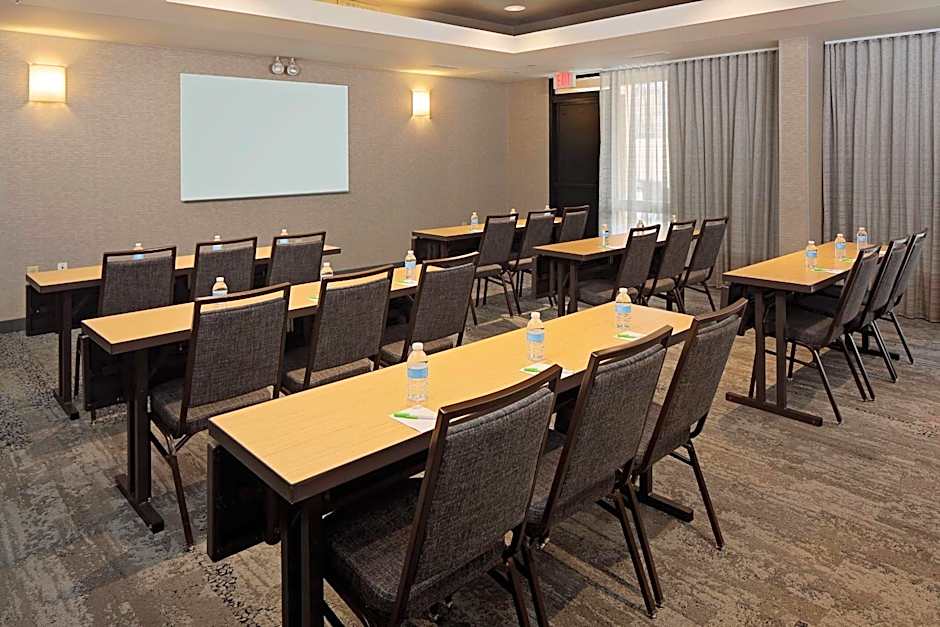 Courtyard by Marriott Richmond Airport