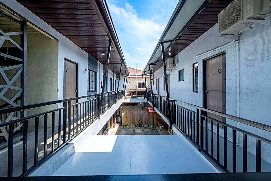 RedDoorz Plus @ Casa Lucia Sindalan San Fernando City Pampanga