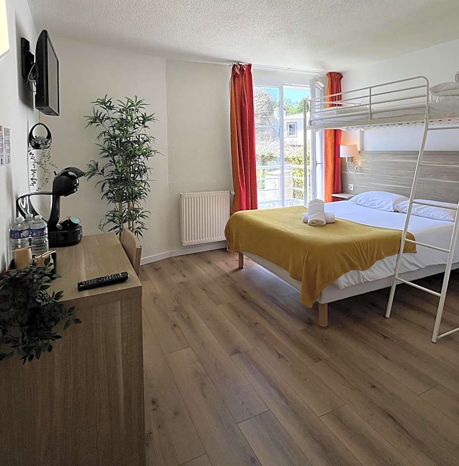 Couett'Hôtel Brest Port de plaisance, Les pieds dans l'eau