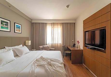 Room Deluxe Queen Bed