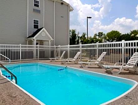 Microtel Inn & Suites Huntsville