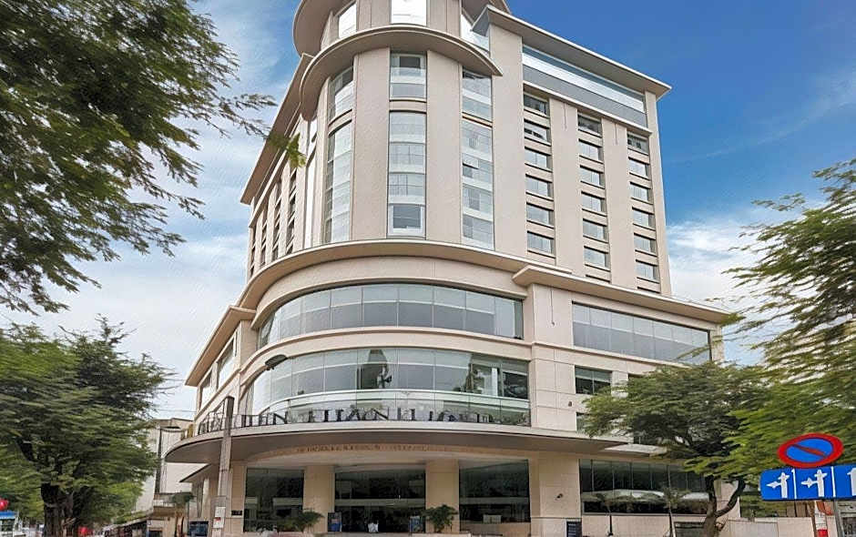 Central Palace Hotel