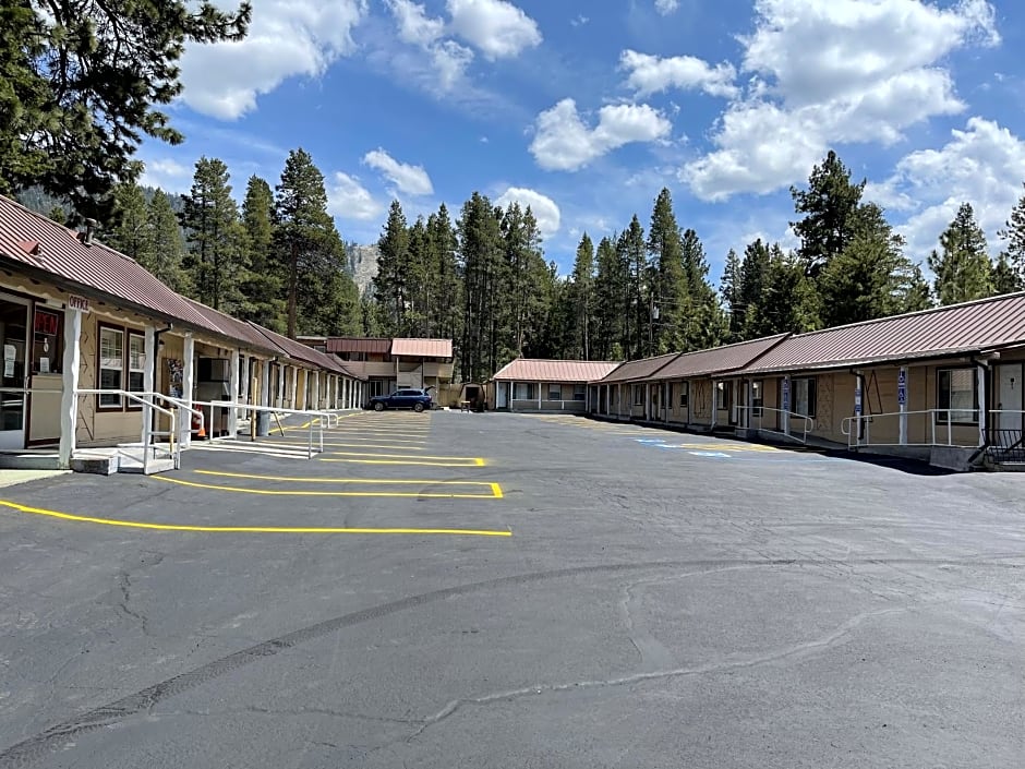 Pinewood Inn