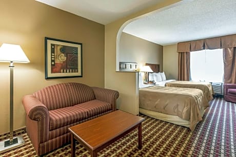 2 Double Beds, Suite, Nonsmoking, Upgrade