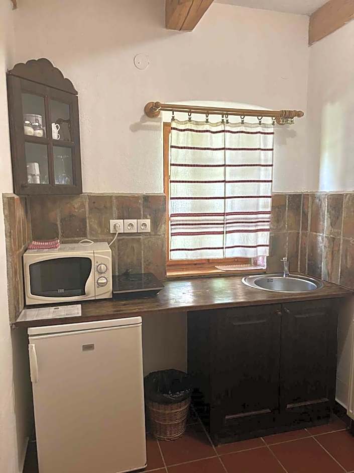 Hollóköves Vendégházak