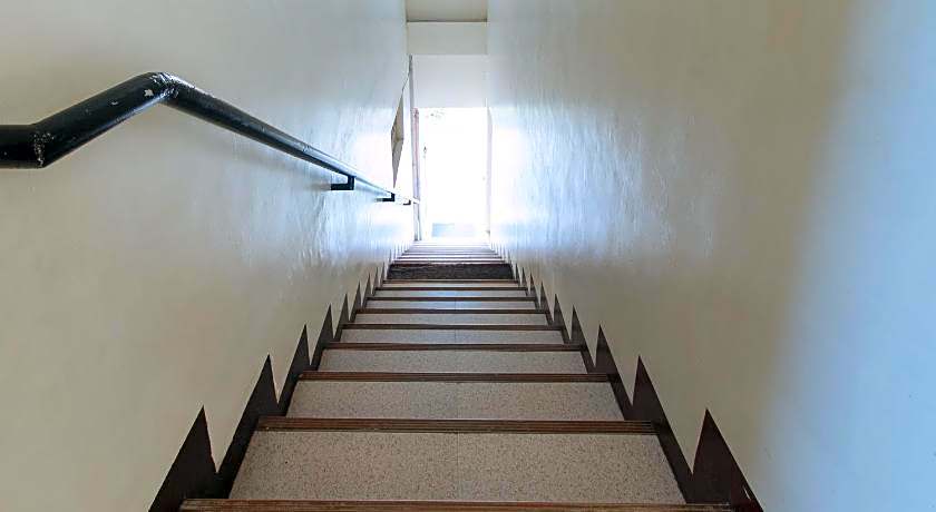 RedDoorz @ Golite Washington