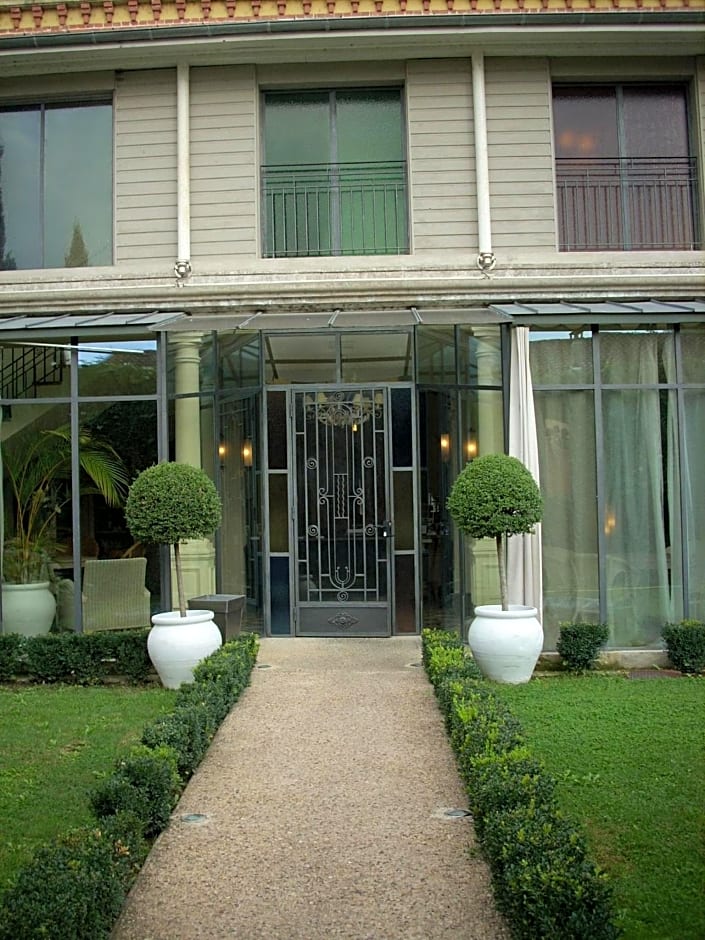 Logis Hotel La Maison Navarre