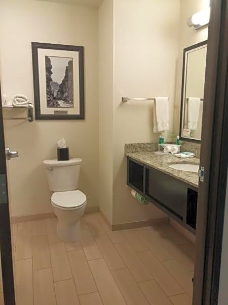 Holiday Inn Express and Suites Golden Denver Area