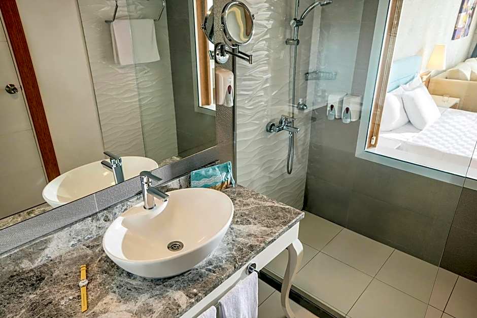 Tui Magic Life Jacaranda