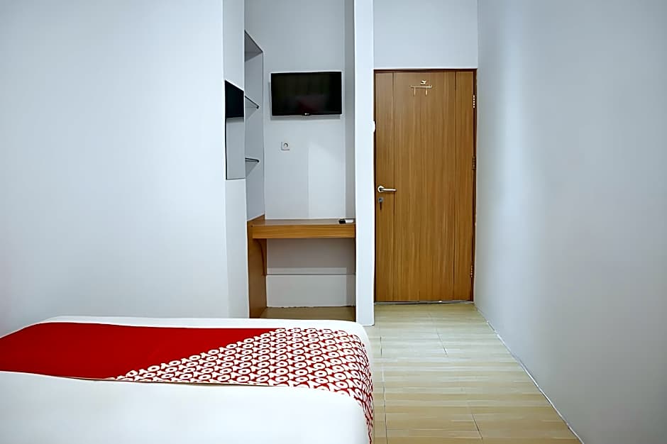 Hotel O M Authentic Kost Man