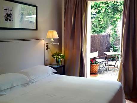 Double or Twin Room with Patio