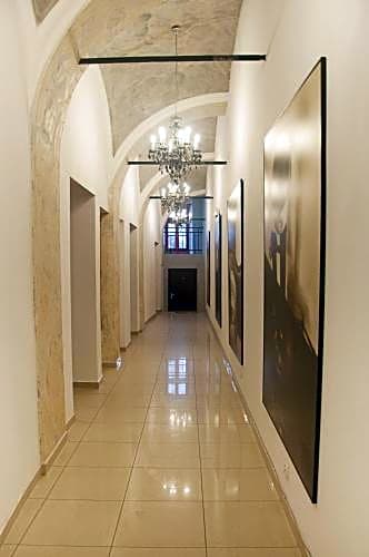 Pergamin Apartments