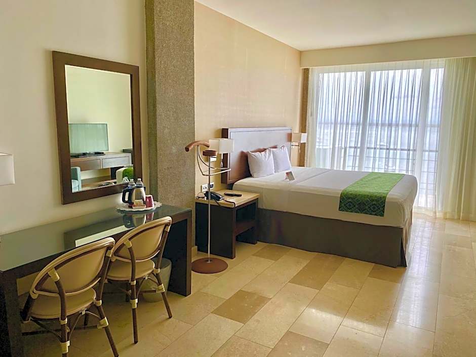 Seven Crown La Paz Malecon