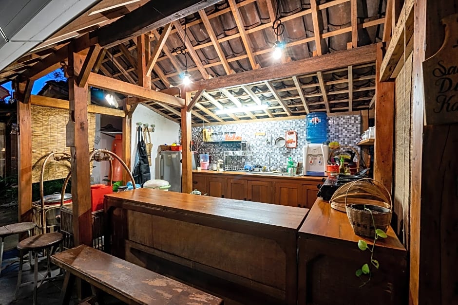 Hotel O Putroyono Homestay