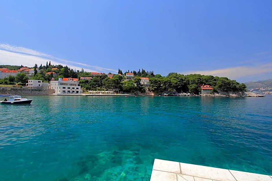 Kalamota Beach House